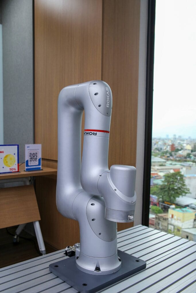 robot demo từ ROKAE Robotics