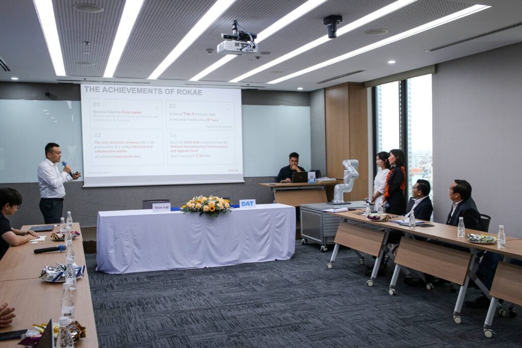 dat rokae h4 auto draft DAT GROUP VÀ ROKAE ROBOTICS KÝ KẾT HỢP TÁC CHIẾN LƯỢC – KIẾN TẠO TƯƠNG LAI TỰ ĐỘNG HÓA THÔNG MINH TẠI VIỆT NAM