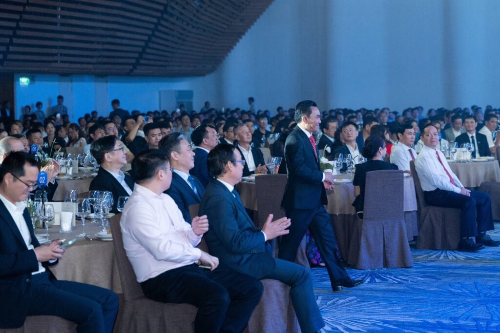 20 năm DAT Group kiến tạo hệ sinh thái công nghệ – năng lượng xanh – tự động hóa công nghiệp hàng đầu Việt Nam 5 dsc07789 1 dat group 20 nam kien tao he sinh thai cong nghe nang luong xanh tu dong hoa cong nghiep hang dau viet nam 20 năm DAT Group kiến tạo hệ sinh thái công nghệ – năng lượng xanh – tự động hóa công nghiệp hàng đầu Việt Nam