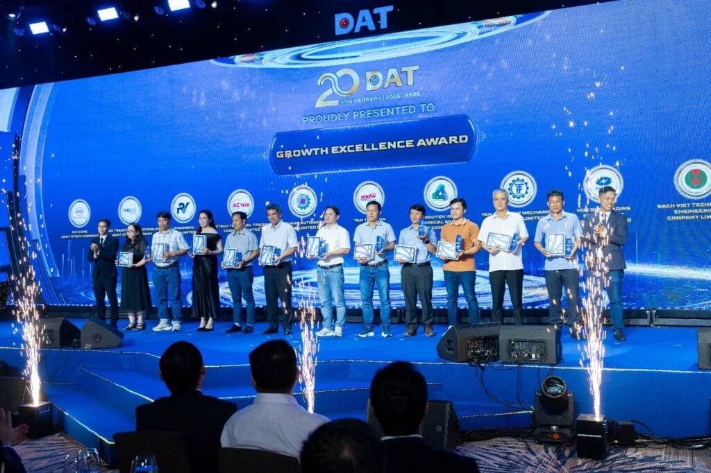 20 năm DAT Group kiến tạo hệ sinh thái công nghệ – năng lượng xanh – tự động hóa công nghiệp hàng đầu Việt Nam 4 image4 dat group 20 nam kien tao he sinh thai cong nghe nang luong xanh tu dong hoa cong nghiep hang dau viet nam 20 năm DAT Group kiến tạo hệ sinh thái công nghệ – năng lượng xanh – tự động hóa công nghiệp hàng đầu Việt Nam