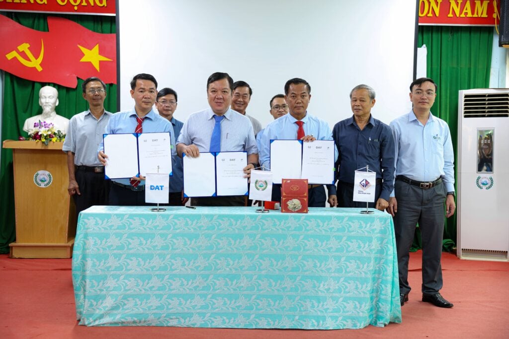 ỨNG DỤNG GIẢI PHÁP SOLAR PUMP TRONG NÔNG NGHIỆP: HƯỚNG ĐI BỀN VỮNG CHO TÂY NGUYÊN 4 DAT GROUP KÝ KẾT HỢP TÁC TẠI DAKLAK, TÂY NGUYÊN VỚI GIẢI PHÁP SOLAR PUMP